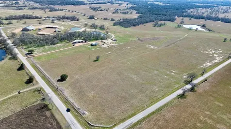 2760 County Road 117 Giddings TX 78942