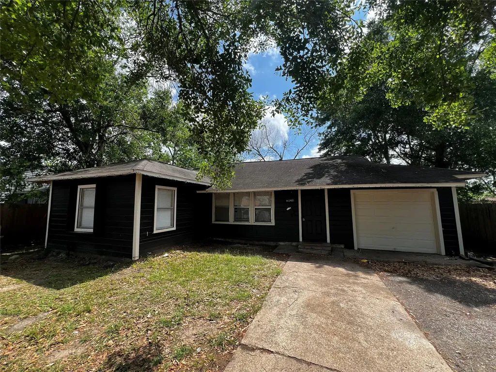 5926 Southtown Street Houston TX 77033