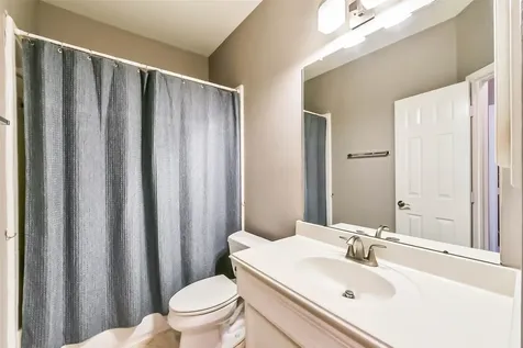 4455 Castle Court Place Houston TX 77006
