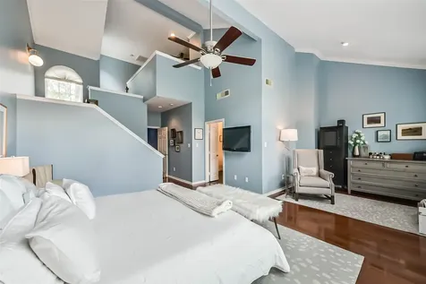 4455 Castle Court Place Houston TX 77006