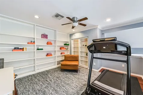 4455 Castle Court Place Houston TX 77006