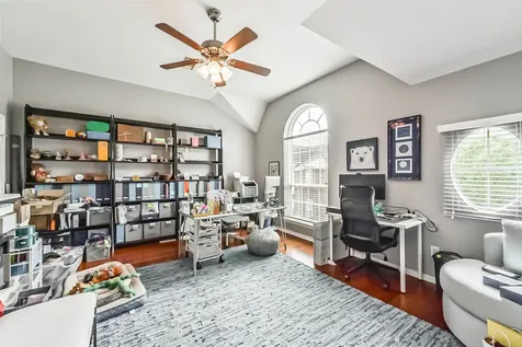 4455 Castle Court Place Houston TX 77006