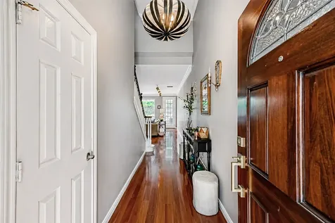 4455 Castle Court Place Houston TX 77006