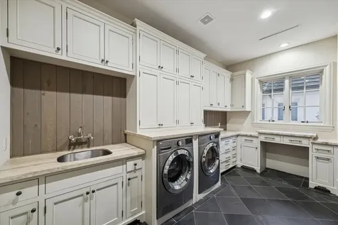 3818 Del Monte Drive Houston TX 77019