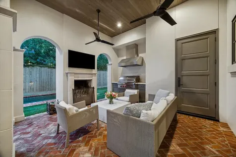 3818 Del Monte Drive Houston TX 77019