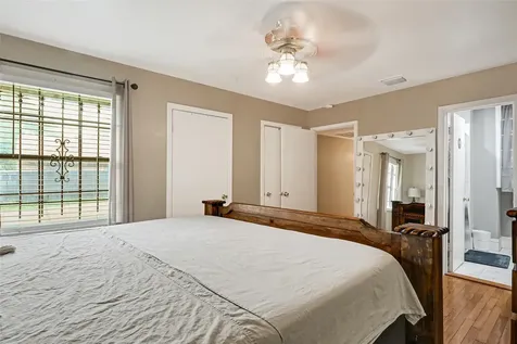 5843 Kenilwood Drive Houston TX 77033