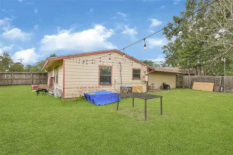 5843 Kenilwood Drive Houston TX 77033