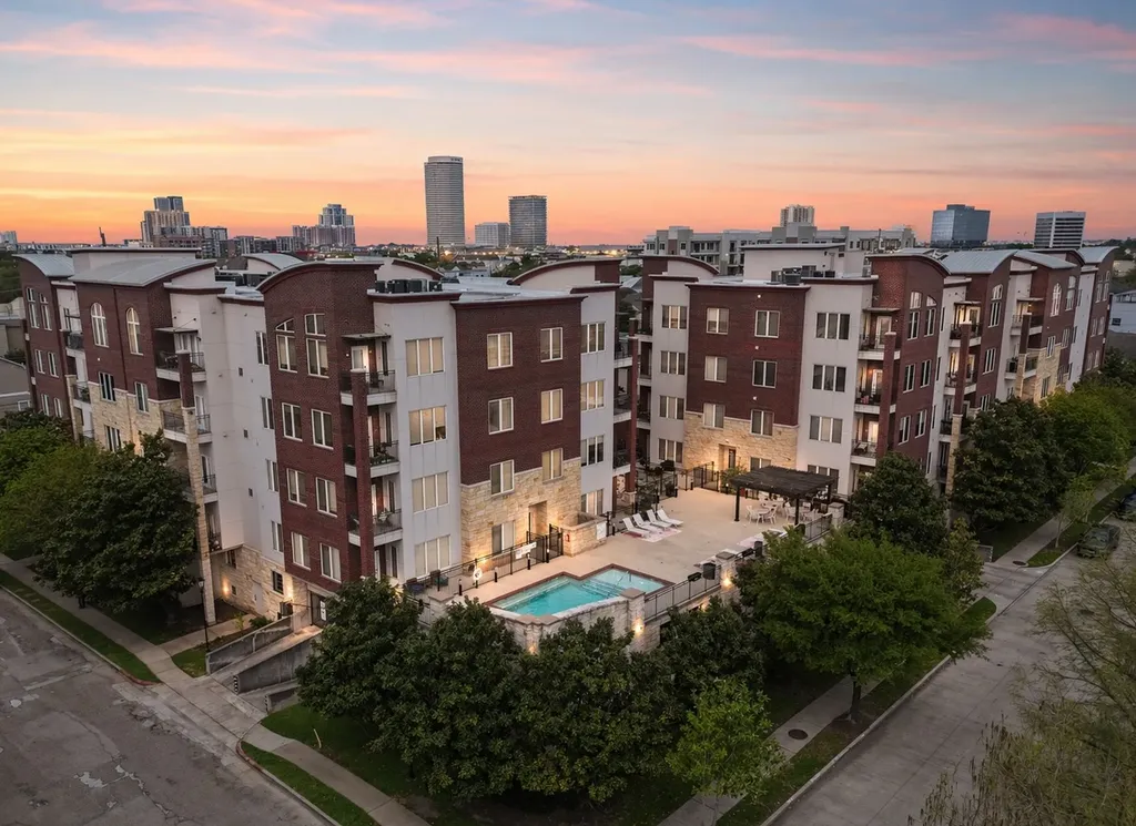 100 Willard Street 36 Houston TX 77006