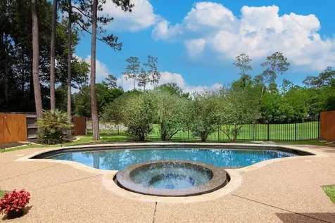 138 Oriel Oaks The Woodlands TX 77382