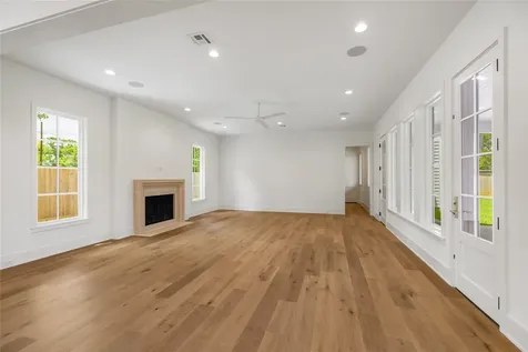 822 W 31st Street Houston TX 77018