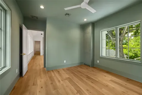 822 W 31st Street Houston TX 77018