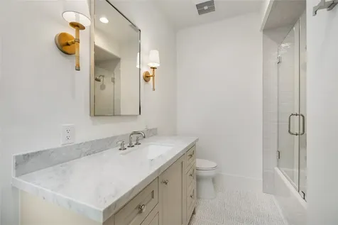 822 W 31st Street Houston TX 77018
