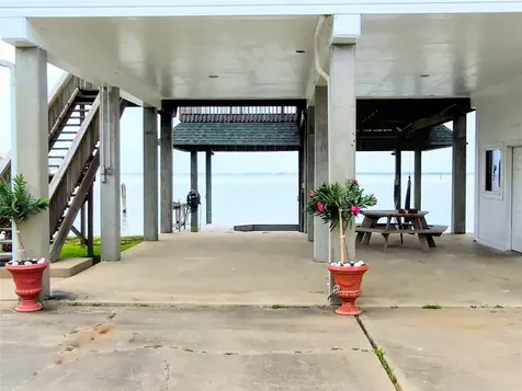 1122 Makatea Street Tiki Island TX 77554
