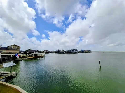 1122 Makatea Street Tiki Island TX 77554