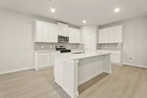 668 Woodhaven Lakes Drive La Marque TX 77568