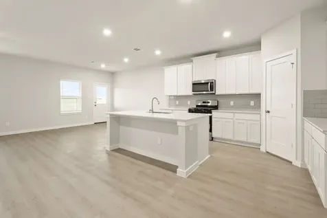 668 Woodhaven Lakes Drive La Marque TX 77568