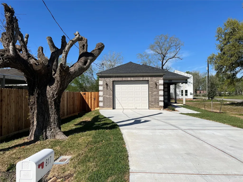 817 Center Street Richmond TX 77469