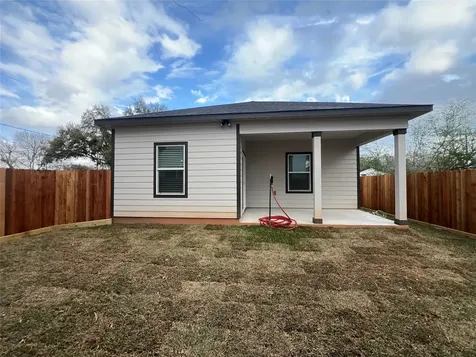 817 Center Street Richmond TX 77469