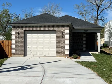 817 Center Street Richmond TX 77469