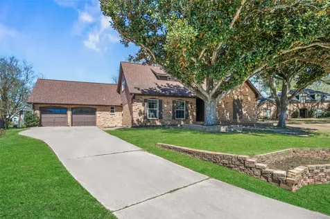 1223 Green Briar Drive Huntsville TX 77340