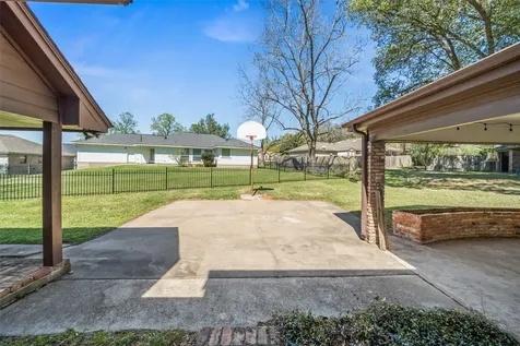 1223 Green Briar Drive Huntsville TX 77340
