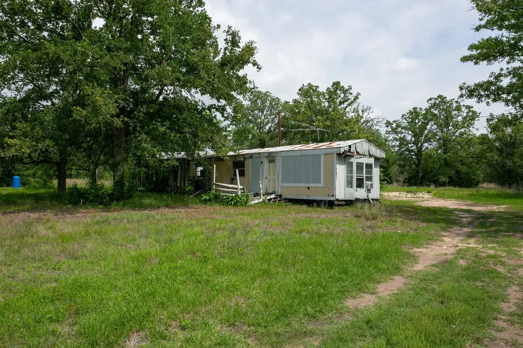 327 Teal Lake Drive Caldwell TX 77836