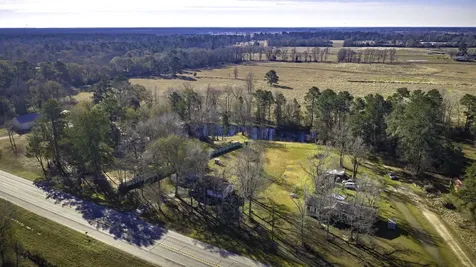 13363 Highway 105 Cleveland TX 77327