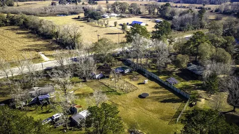 13363 Highway 105 Cleveland TX 77327