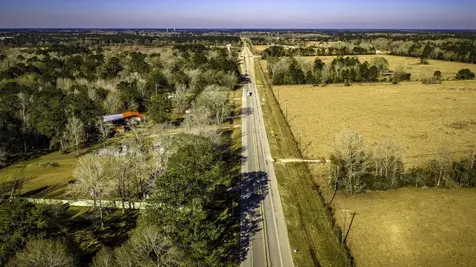 13363 Highway 105 Cleveland TX 77327