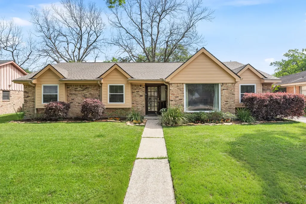 5827 Rutherglenn Drive Houston TX 77096