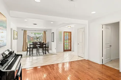 5827 Rutherglenn Drive Houston TX 77096