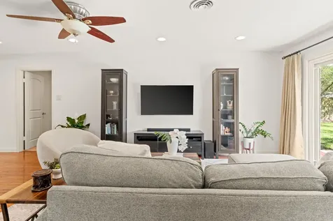 5827 Rutherglenn Drive Houston TX 77096