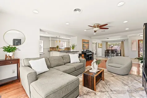 5827 Rutherglenn Drive Houston TX 77096