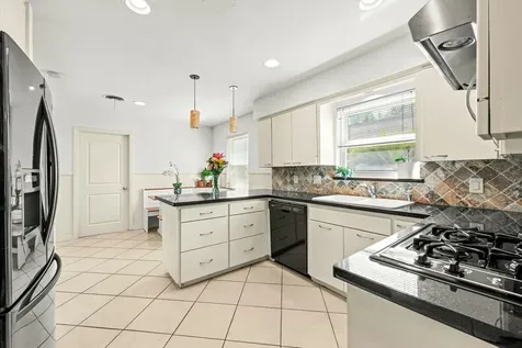 5827 Rutherglenn Drive Houston TX 77096