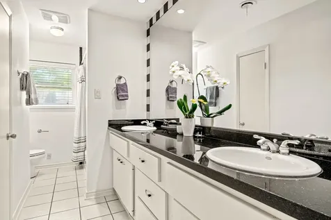 5827 Rutherglenn Drive Houston TX 77096