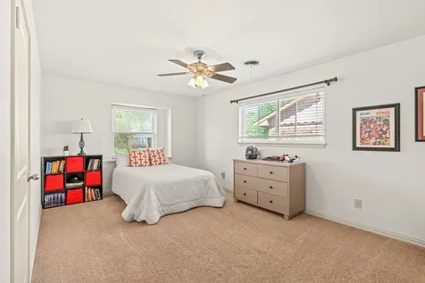 5827 Rutherglenn Drive Houston TX 77096