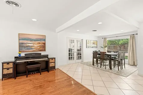 5827 Rutherglenn Drive Houston TX 77096