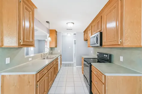 1106 Jefferson Avenue Cleveland TX 77327