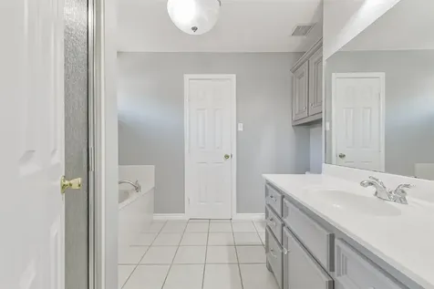 1106 Jefferson Avenue Cleveland TX 77327