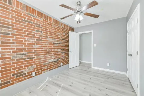 1106 Jefferson Avenue Cleveland TX 77327
