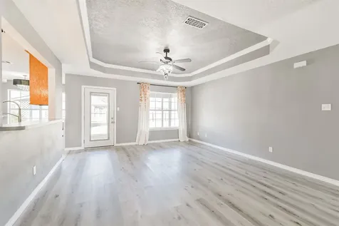 1106 Jefferson Avenue Cleveland TX 77327