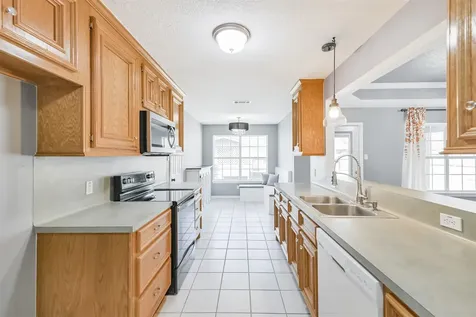 1106 Jefferson Avenue Cleveland TX 77327