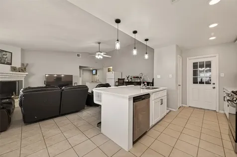 635 Coolwood Drive Houston TX 77013