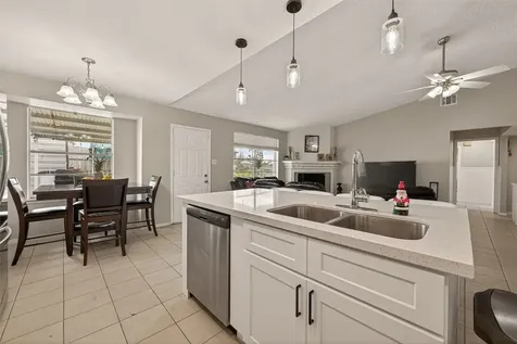 635 Coolwood Drive Houston TX 77013