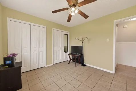 635 Coolwood Drive Houston TX 77013