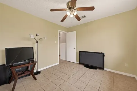 635 Coolwood Drive Houston TX 77013