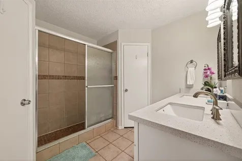 635 Coolwood Drive Houston TX 77013