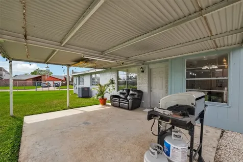 635 Coolwood Drive Houston TX 77013