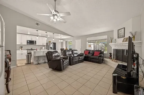 635 Coolwood Drive Houston TX 77013