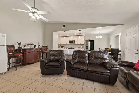 635 Coolwood Drive Houston TX 77013